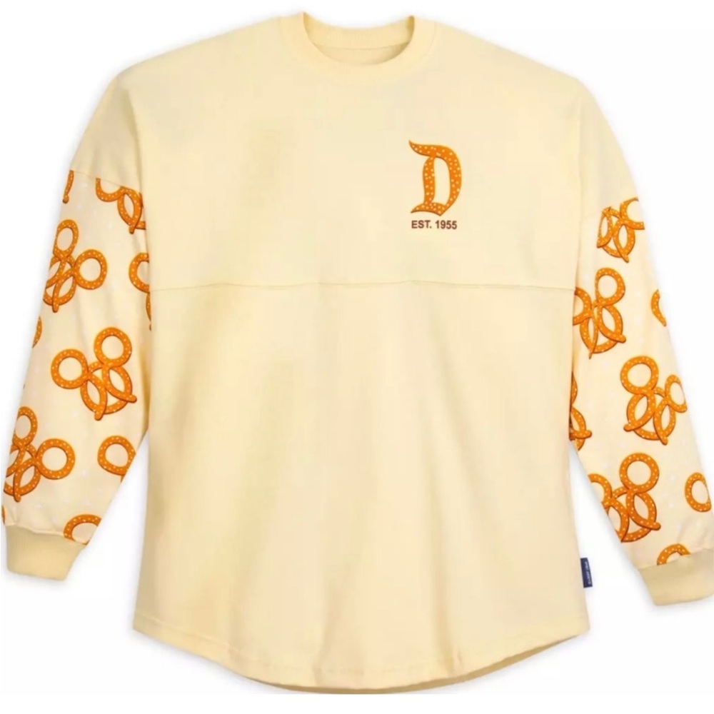 Disney XXL pretzel spirit jersey. New with tags. Unisex